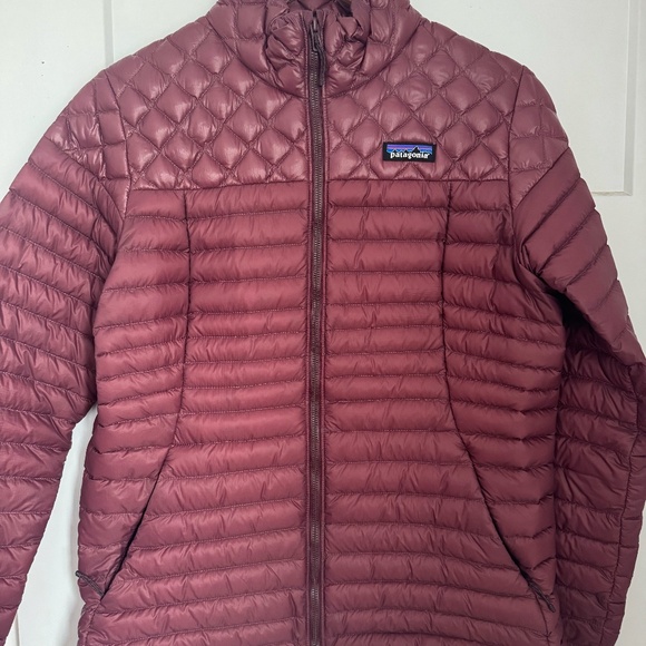 Patagonia Women's AlpLight Down Jacket Size: Medium - Picture 3 of 4